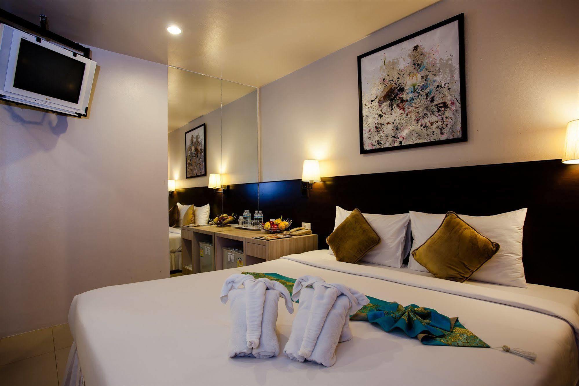 Hotel @ White Patong Exterior foto