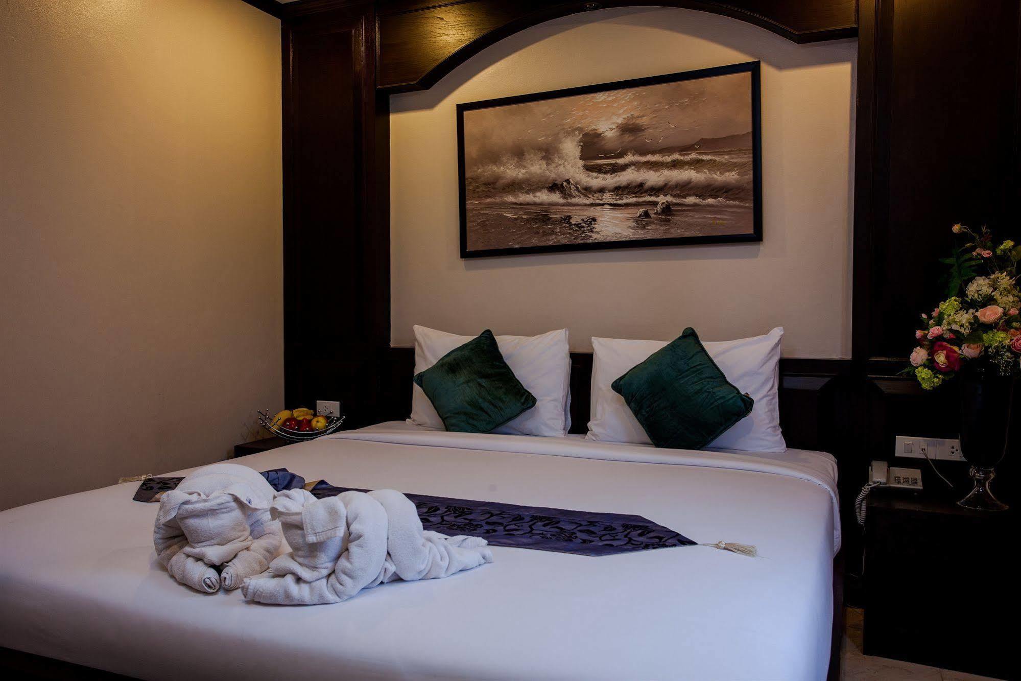 Hotel @ White Patong Exterior foto