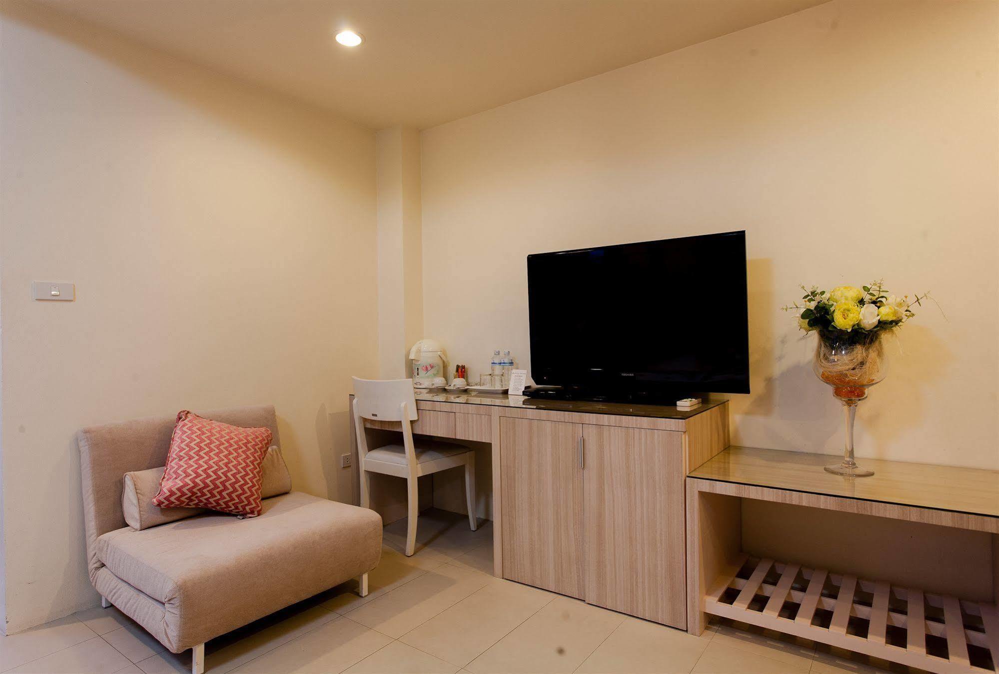 Hotel @ White Patong Exterior foto
